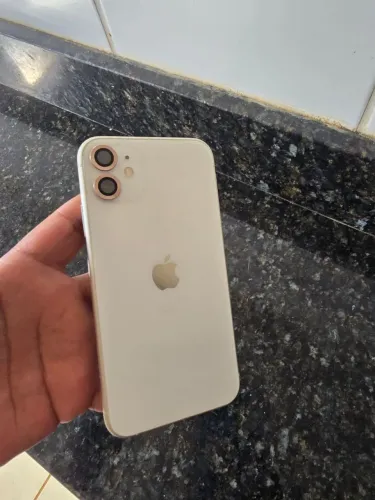 Iphone 11 64Gb única dona funcionando perfeitamente 
