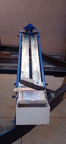 Máquina Tobogã dispensadora de fita gomada