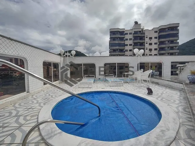 Cobertura Penthouse com varanda e lazer na Enseada, Guarujá