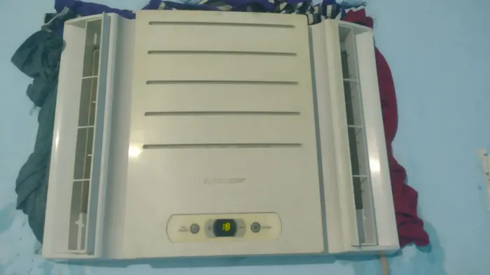 Ar condicionado 9.000 BTUS ( aceito trocas )