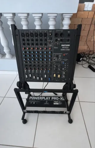 Mesa de som com rack