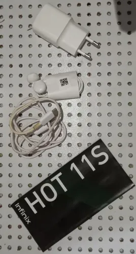 Celular Infinix Hot 11s Novo na caixa. Ler anúncio