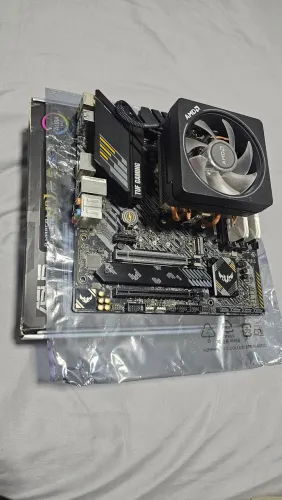 Kit Ryzen 7 5700G, 16gb ram ddr4 2666, B550m Asus tuf, Wraith Prism.