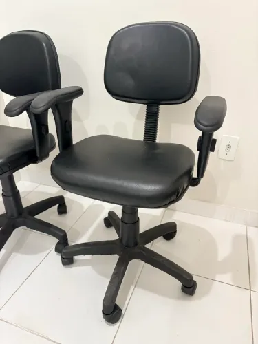 VENDO CADEIRAS PARA ESCRITÓRIO