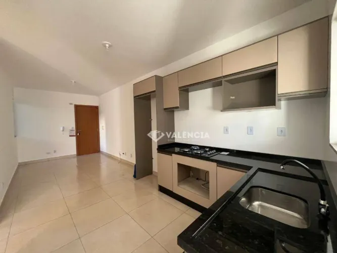 Apartamento semi Mobiliado térreo para locação com 2 quartos por R$2.000,00 no Ed. Bonsai 