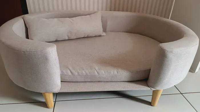 Cama de cachorro estilo poltrona