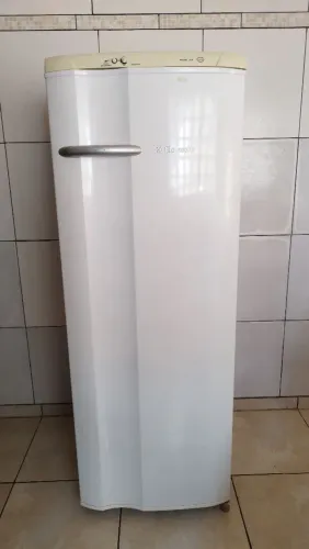 Vende-se Geladeira, Cooktop 4 bocas e tampo de pia inox