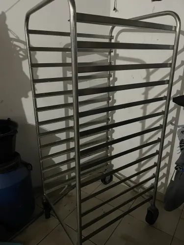 Carrinho Porta-Assadeiras em Aço Inox com Rodízios - Rack para 13 Níveis