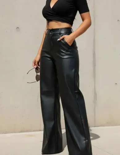 Calça de couro preta