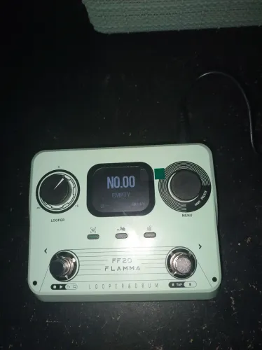 Pedal Flamma ff20, looper + drum machine