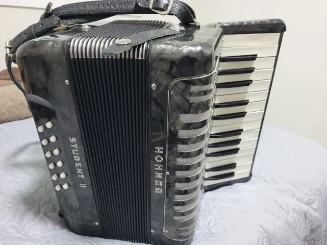 Acordeon Hohner 12 baixos