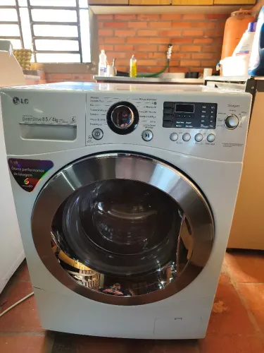 Lava e seca LG Direct Drive 8,5/4Kg inverter 