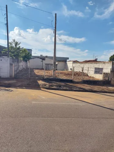 Terreno à venda em Sumaré, Vila Santana, com 250 m²