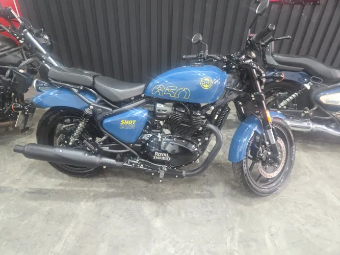 Royal Enfield Shotgun 650 ABS