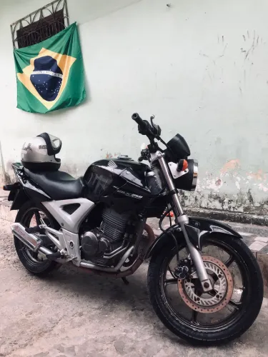 Moto boa só no ponto de andar 