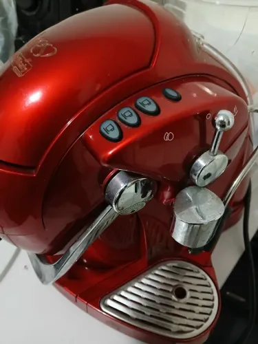Máquina de café três corações