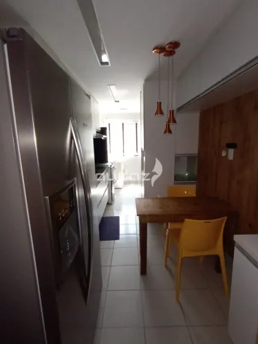 Apartamento reformado | 92 m² | 2 suítes (corrigido para 2 quartos, sendo 1 suíte)
