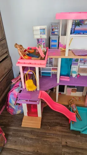 Linda Casa da Barbie com carro