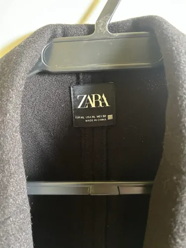 Sobretudo preto Zara