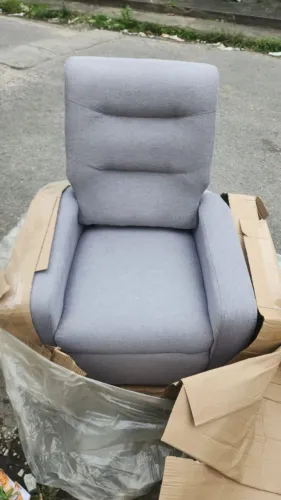 Poltrona MX nova e lacrada