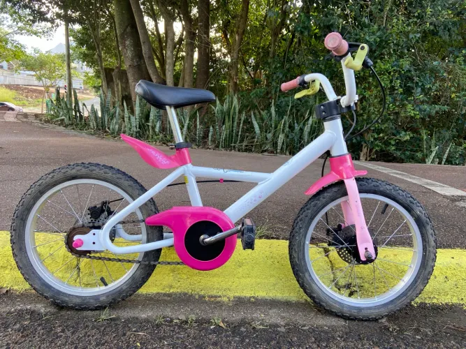 Bicicleta aro 16 Btwin freios a disco