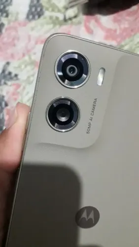 Vendo telefone motog06 novo de loja , está com caixa carregar