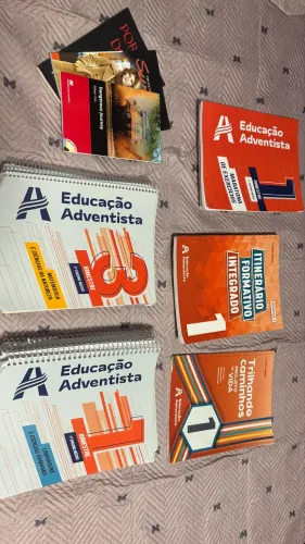 Vendo livros do primeiro ano do ensino médio do colégio adventista