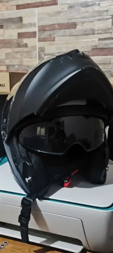 Capacete xtroy preto (Robocop e com óculos ) Menos de 1 mês de uso !!!