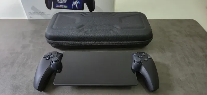 PlayStation Portal com case - POUQUÍSSIMO USADO. 