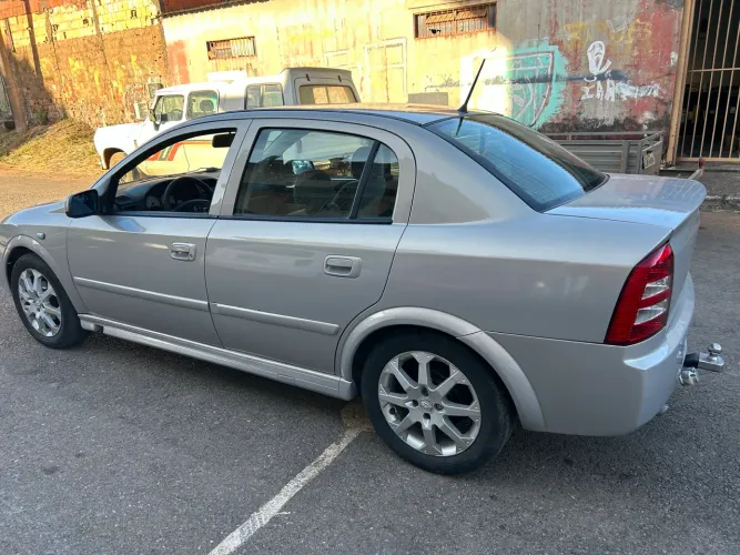 Chevrolet Astra Sedan 2.0/ CD 2.0 MPFI 8V 4P Aut. 2004