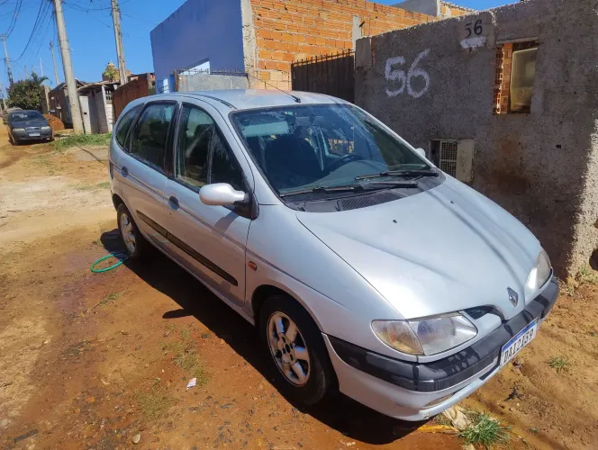 Renault Megane Hatch RXE 2.0 2000