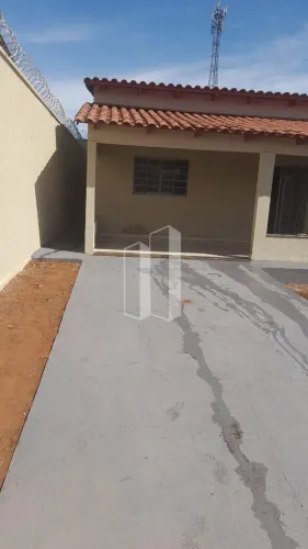 Casa com 2 Dormitórios, 3 Vagas e com 98M² em Residencial Triunfo II