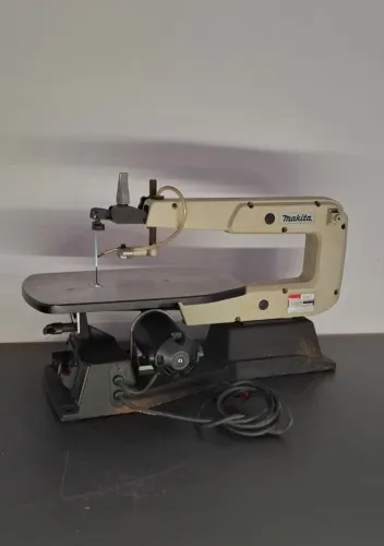 Serra Tico-Tico De Bancada Makita-Semi-nova