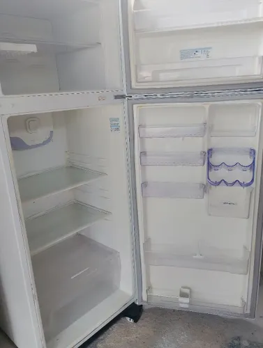 VENDA DE GELADEIRA ELETROLUX DC49A CYCLEDEFROST