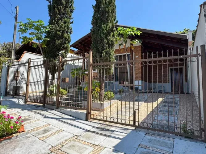 Casa 3 dormitórios - Águas de São Pedro - SP