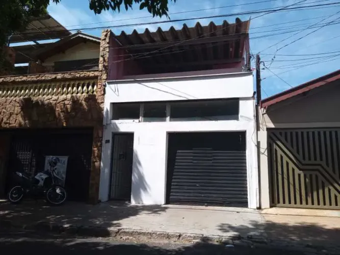 Casa de rua - / Residencial / Loteamento Santa Rosa