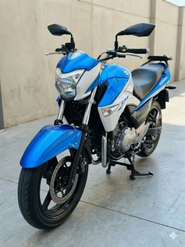 Suzuki inazuma 250 - 2016 - 2 cilindros - azul e branca a mais rara.