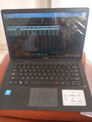 Notebook ultra usado