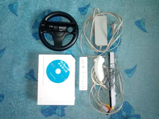 Nintendo Wii com cabos e controle