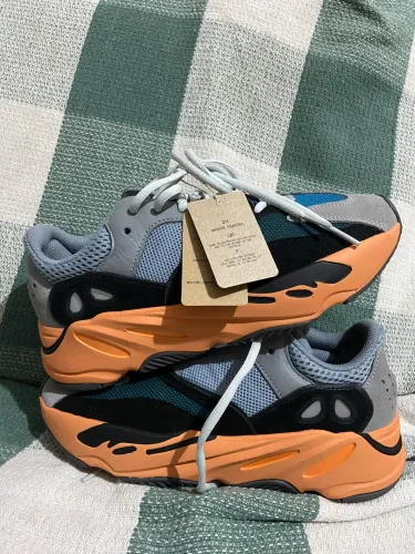 Adidas yeezy 700 