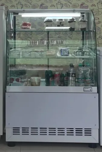 DSR - Vitrine Refrigerada Standard para bolos e doces 80cm Branca - 220V - Omega