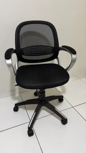 Cadeira de escritório giratória