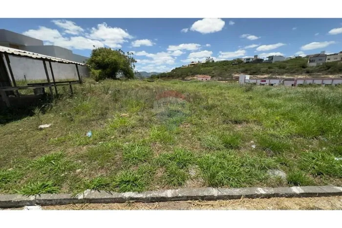 Terreno em Jequié: Ótima Localização e Preço!