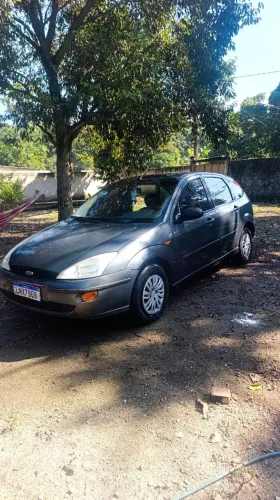 Ford Focus 1.8 16V 5P 2002