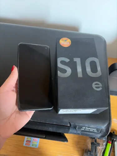 Celular Samsung S10 Edgar
