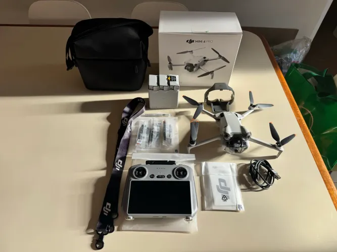 DJI MINI 4 PRO - BUNDLE FLY MORE PLUS (DJI RC2) - 03 baterias (estendidas)