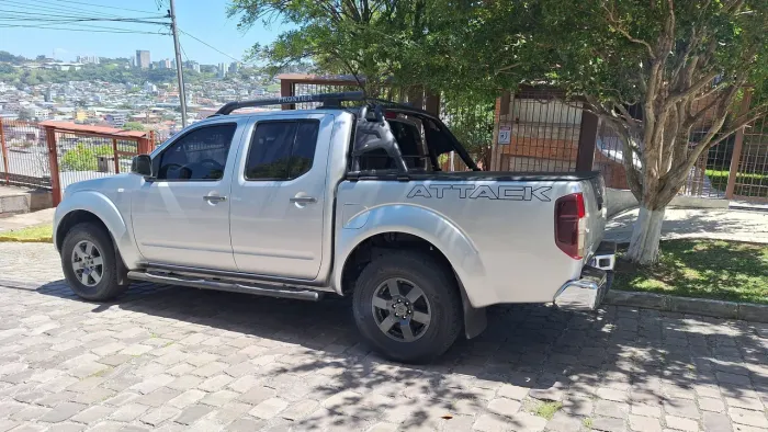Nissan Frontier SV AT. CD 4X4 2.5 TB Dies. Aut. 2016