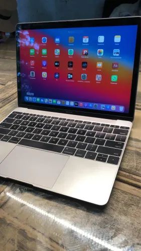 MacBook