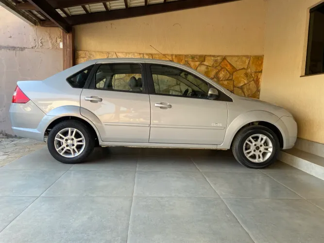 Ford Fiesta Sed. 1.6 8V Flex 4P 2009