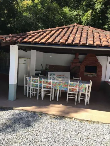 CHACARA EM LAVRINHAS